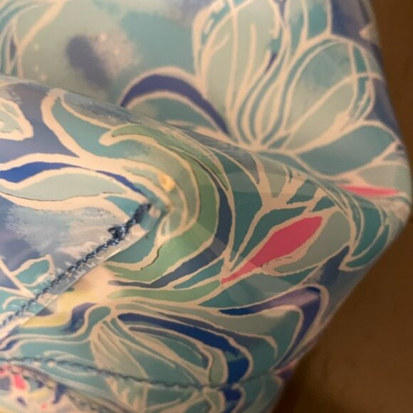 Lilly Pulitzer Breezy pool tote in Bennett Blue celestial sea NWT- defect-notes - Picture 7 of 7